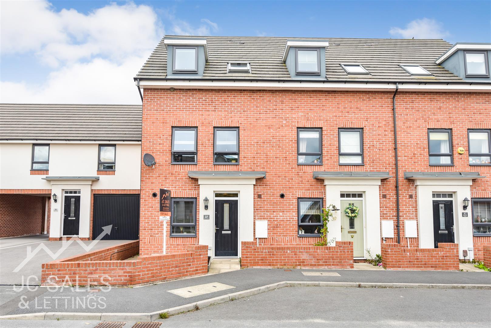 Derwent Chase, Waverley